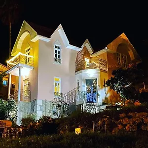 Sleeping Beauty Boutique In Bed & Breakfast